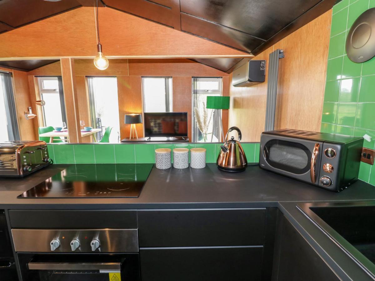 The Tractor Shed Villa Worcester Bagian luar foto